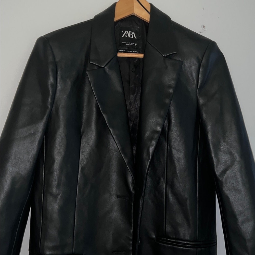 Zara Black Blazer - Picture 3 of 10
